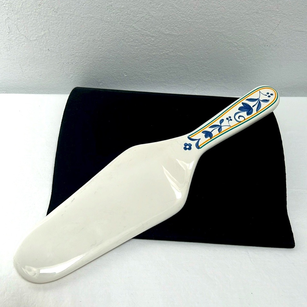 Mikasa Skylight Cake/Pie Server